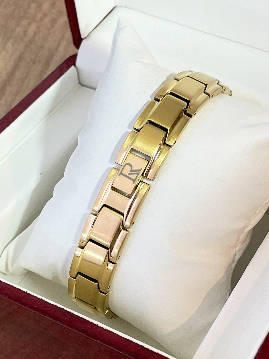Купить Luxorium Константа Gold – стальной лечебный магнитный браслет на руку от давления